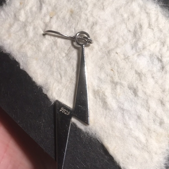 925 silver earrings. lightning bolt shape, brand new 4 pairs available - Picture 4 of 5